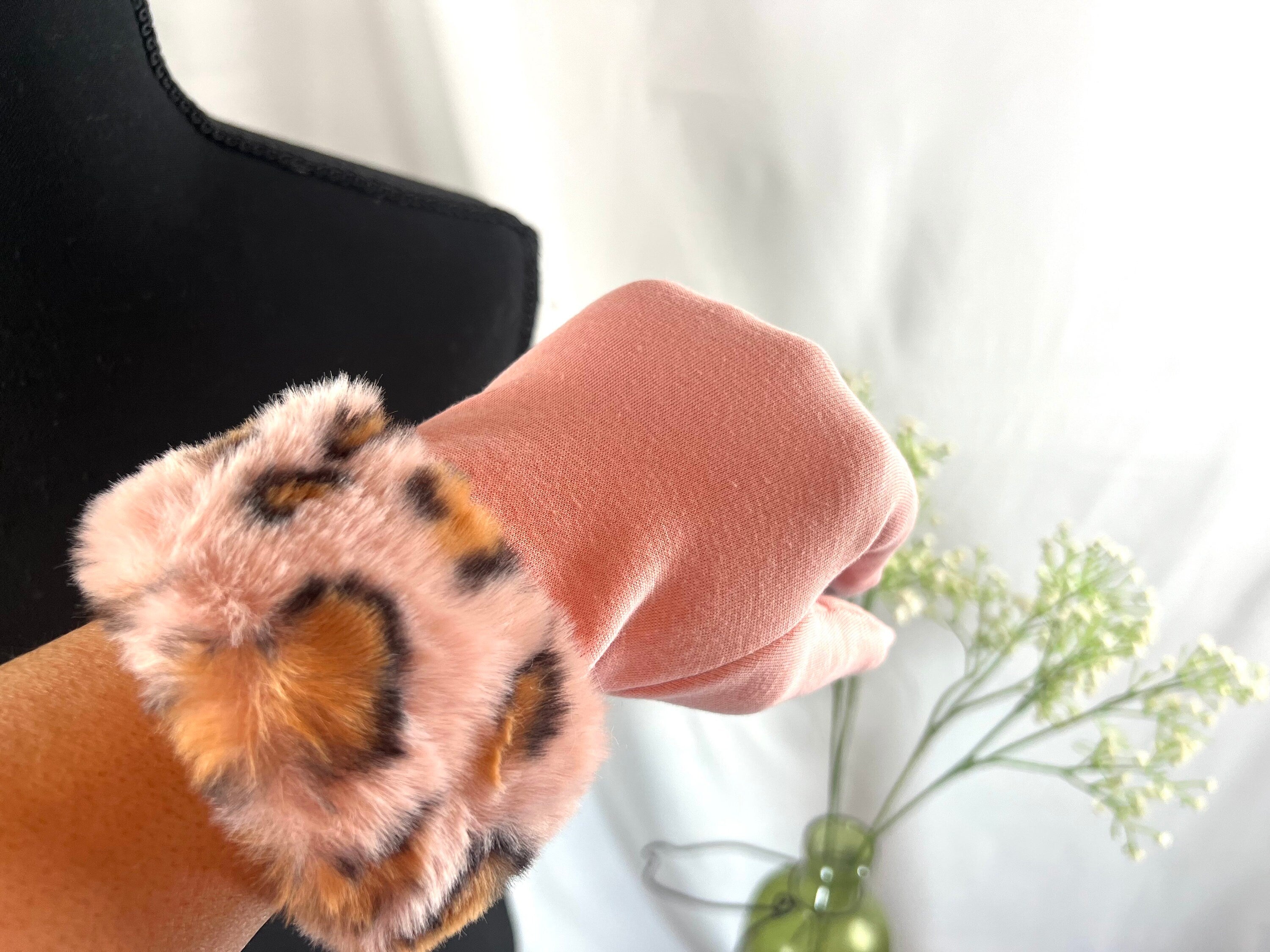 Rose PINK Faux Fur GLOVES  Plush Faux Fur Trim Gloves – Softness and Style Combined