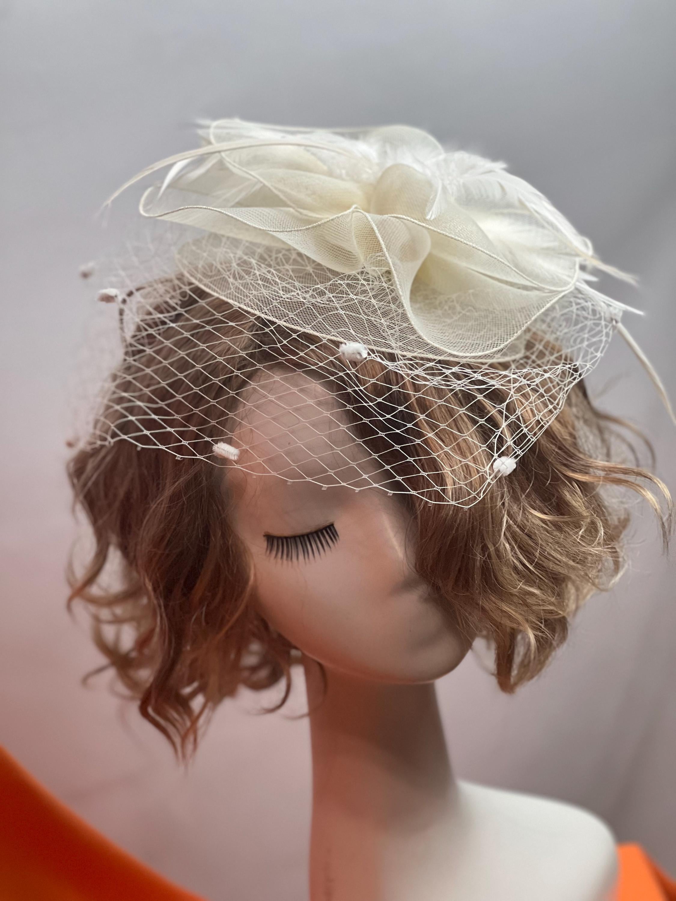 Ivory Handmade Fascinator – Elegant Timeless Headpiece Tea Hat Wedding Fascinator Church Hat Birthday Fascinator Hat Mini Hat