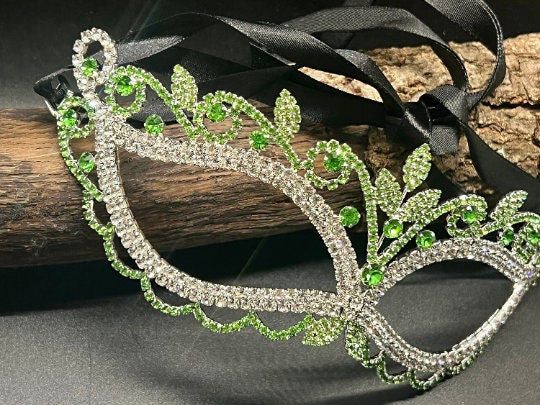 GREEN Crystal Mardi Gras Mask. Masquerade Ball Dance Party Mask. Wedding crystal mask. Prom crystal mask. Party eye mask