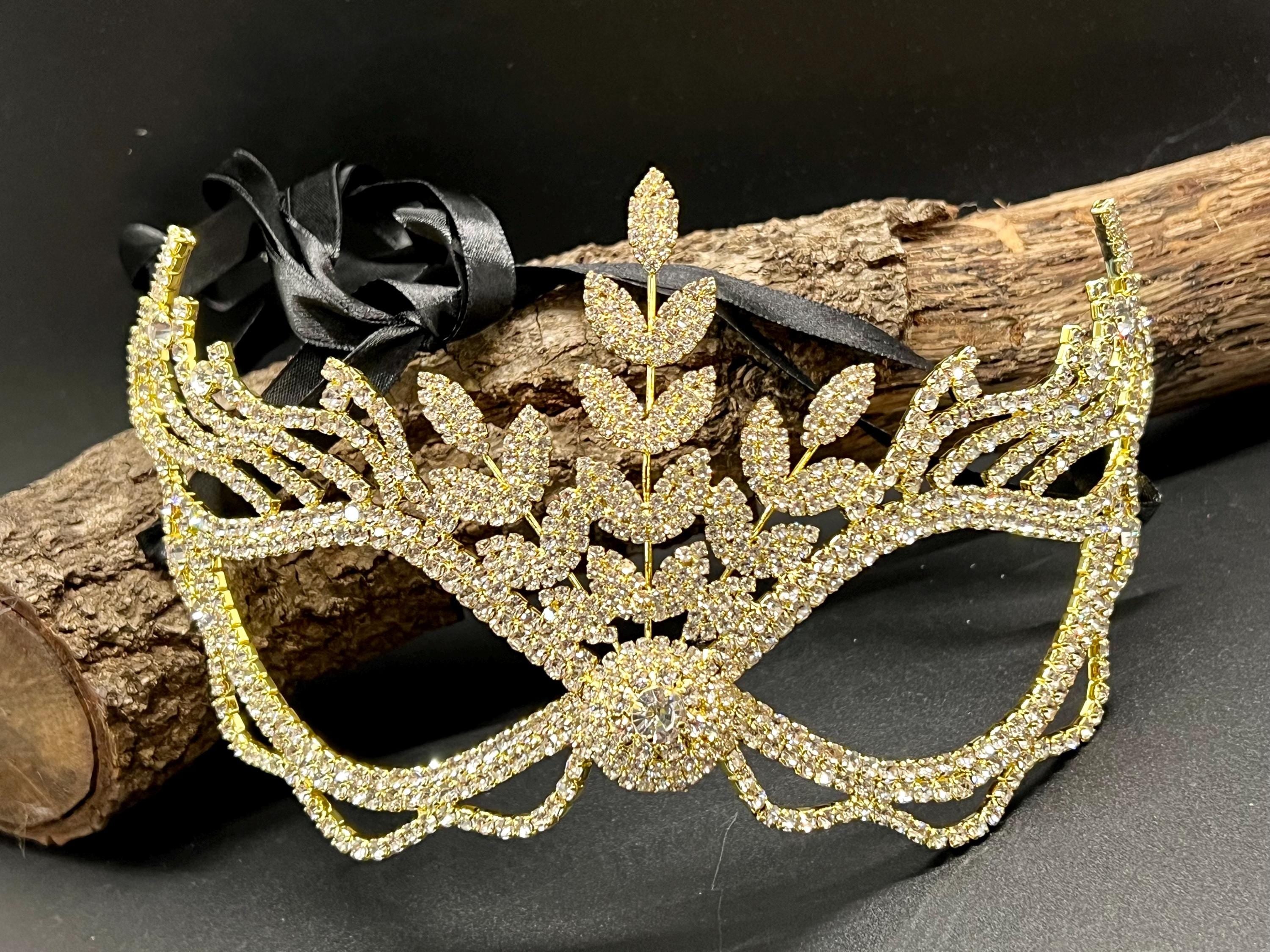 GOLD Crystal Mardi Gras Mask. Masquerade Ball Dance Party Mask. Wedding crystal mask. Prom crystal mask. Party eye mask